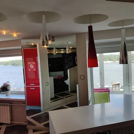 Real Apartmens - Podil Promenade 公寓 基輔